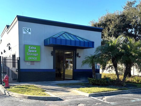 Extra Space Storage facility at 1236 S Vineland Rd - Winter Garden, FL