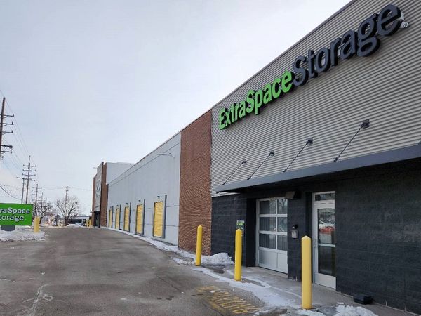 Extra Space Storage facility at 10300 Watson Rd - St Louis, MO